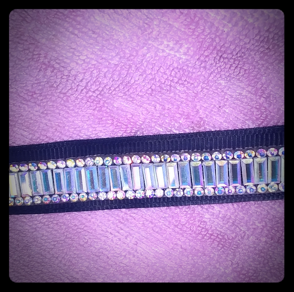 Sparkling choker